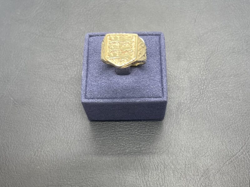 9ct Yellow Gold England Ring