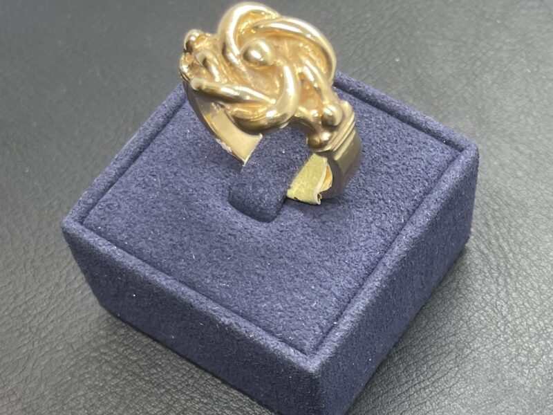 9ct Knot Style Ring