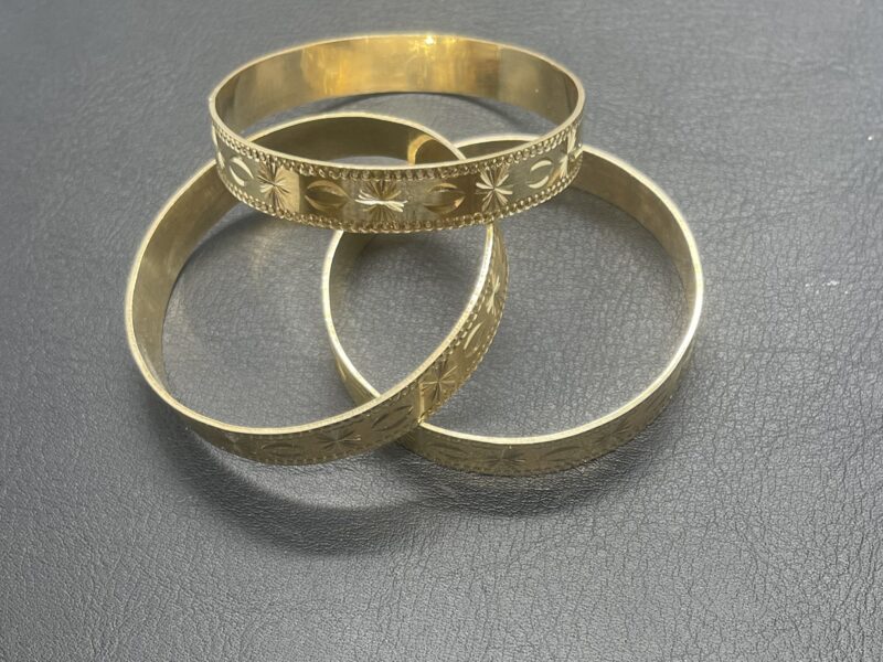 9ct Diamond Cut Bangle